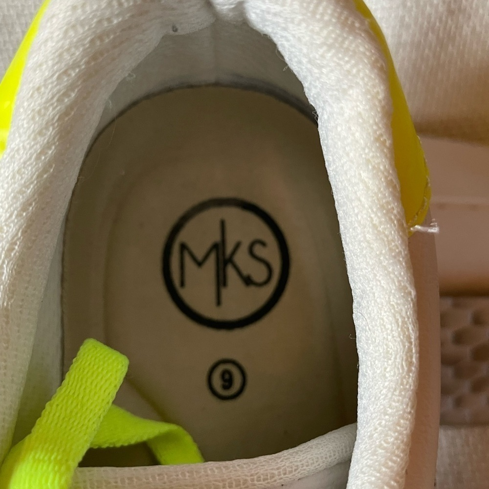 MKS white sneaker with stars and sparkle - Picture 3 of 11